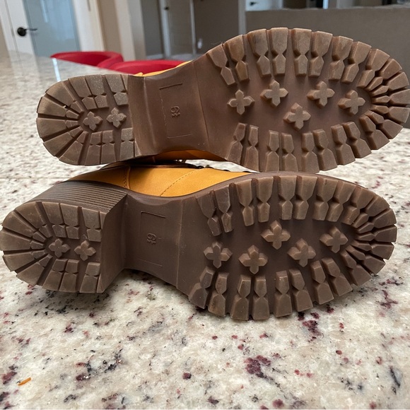 Maurices Booties 🌻 - Picture 3 of 7